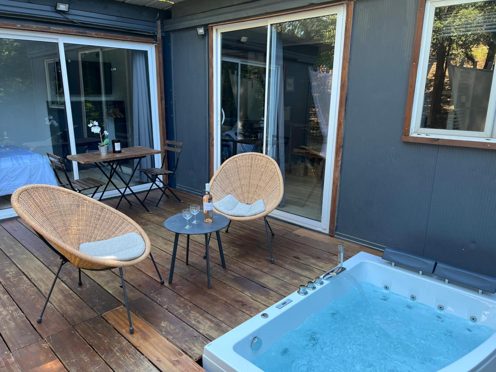 Superbe Cabane Jacuzzi Jardin Clim Wifi Parking Meyreuil Eksteriør billede